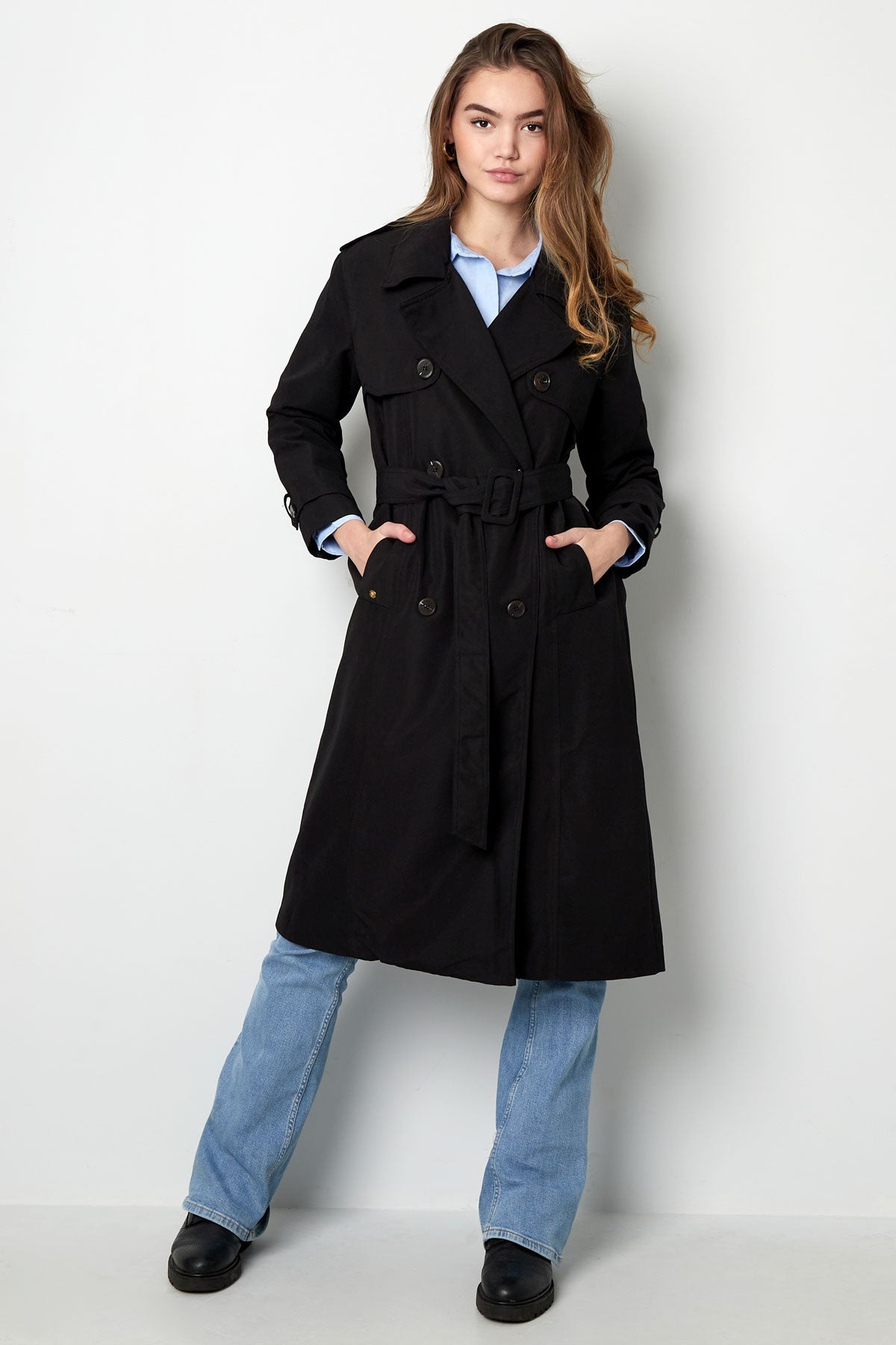 Isla Classic Trench Can Be Combined With Any Outfit