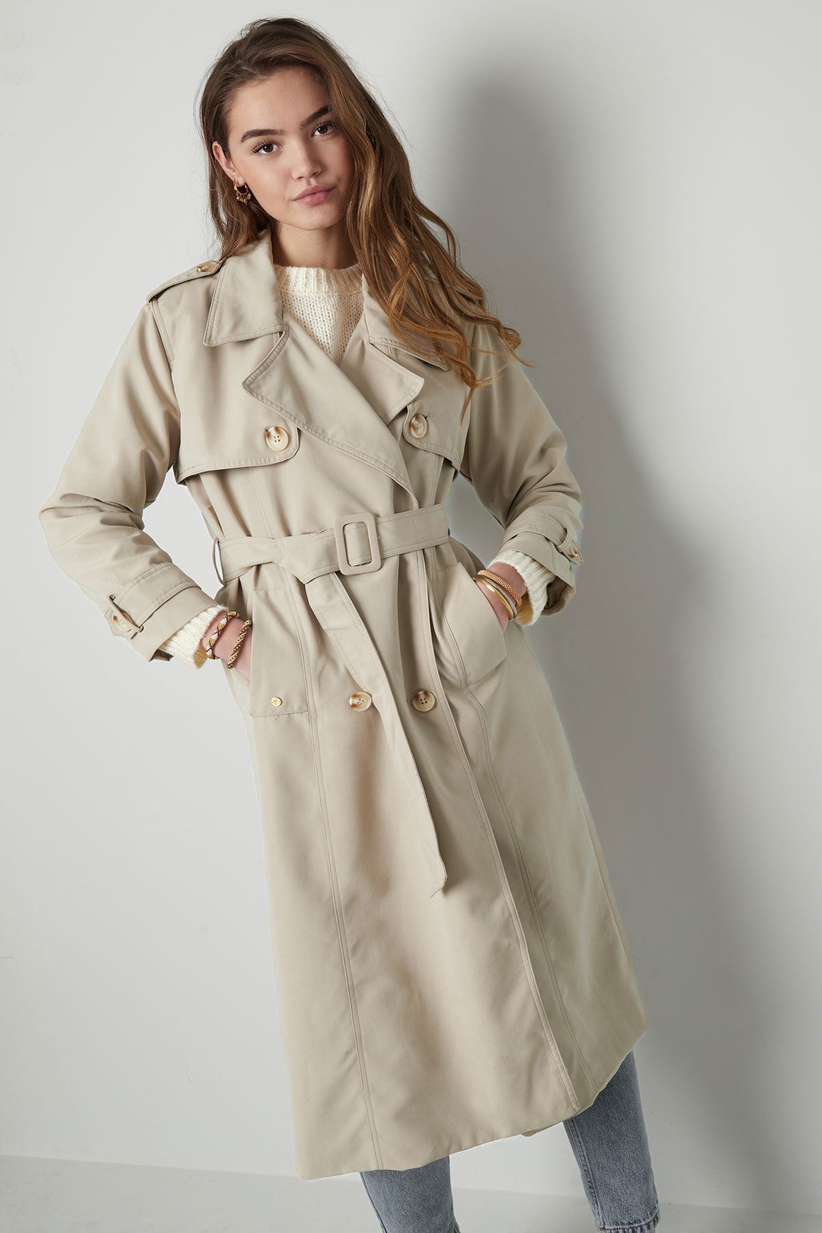 Isla Classic Trench Can Be Combined With Any Outfit