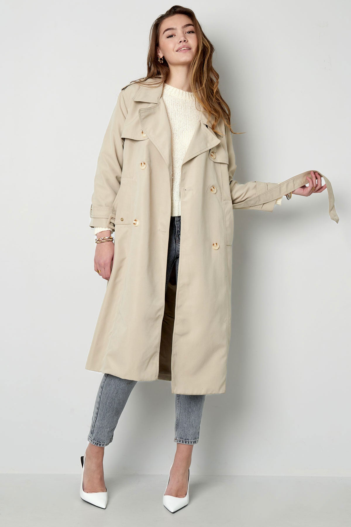 Isla Classic Trench Can Be Combined With Any Outfit