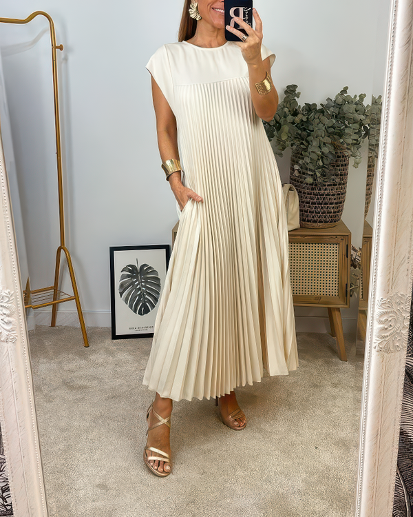 Joëlle Timeless And Comfortable Dress – Women’s fashion piece