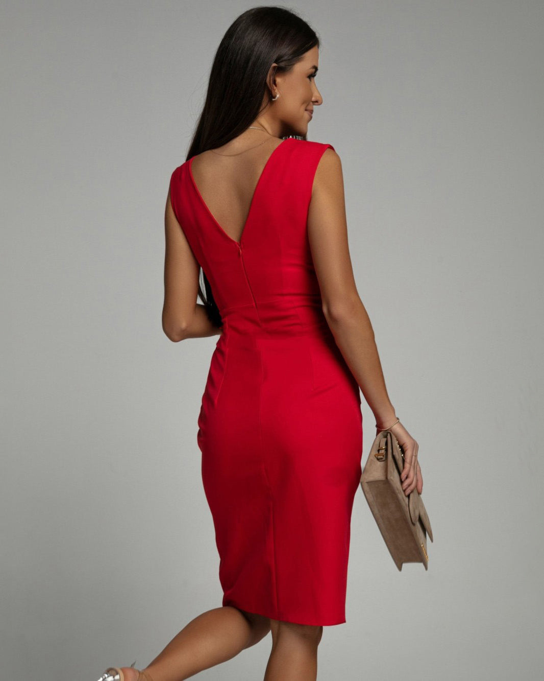 Estelle | Fitted Dress With V Neckline And Slit – Women’s fashion piece