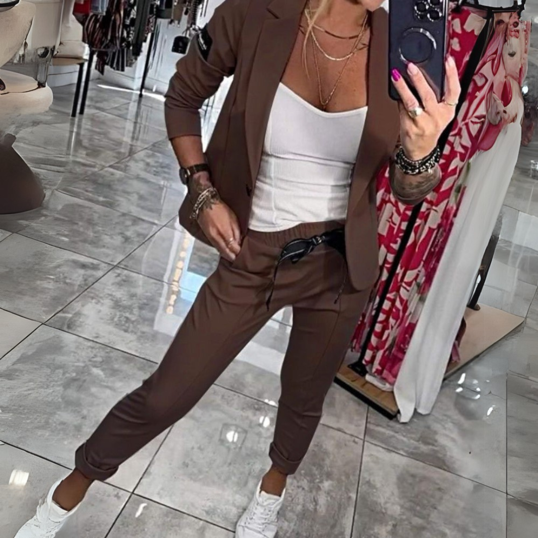 Harper Set – Casual Blazer & Jogger Trousers – Women’s fashion piece