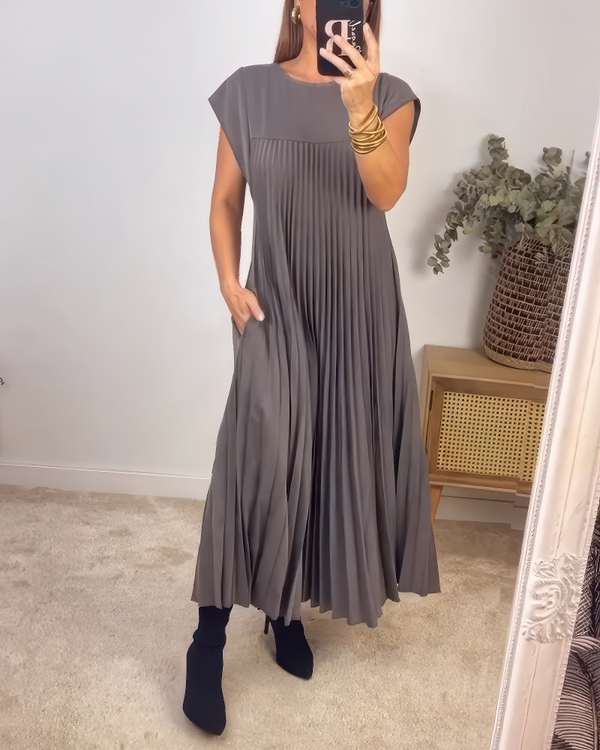 Joëlle Timeless And Comfortable Dress – Women’s fashion piece