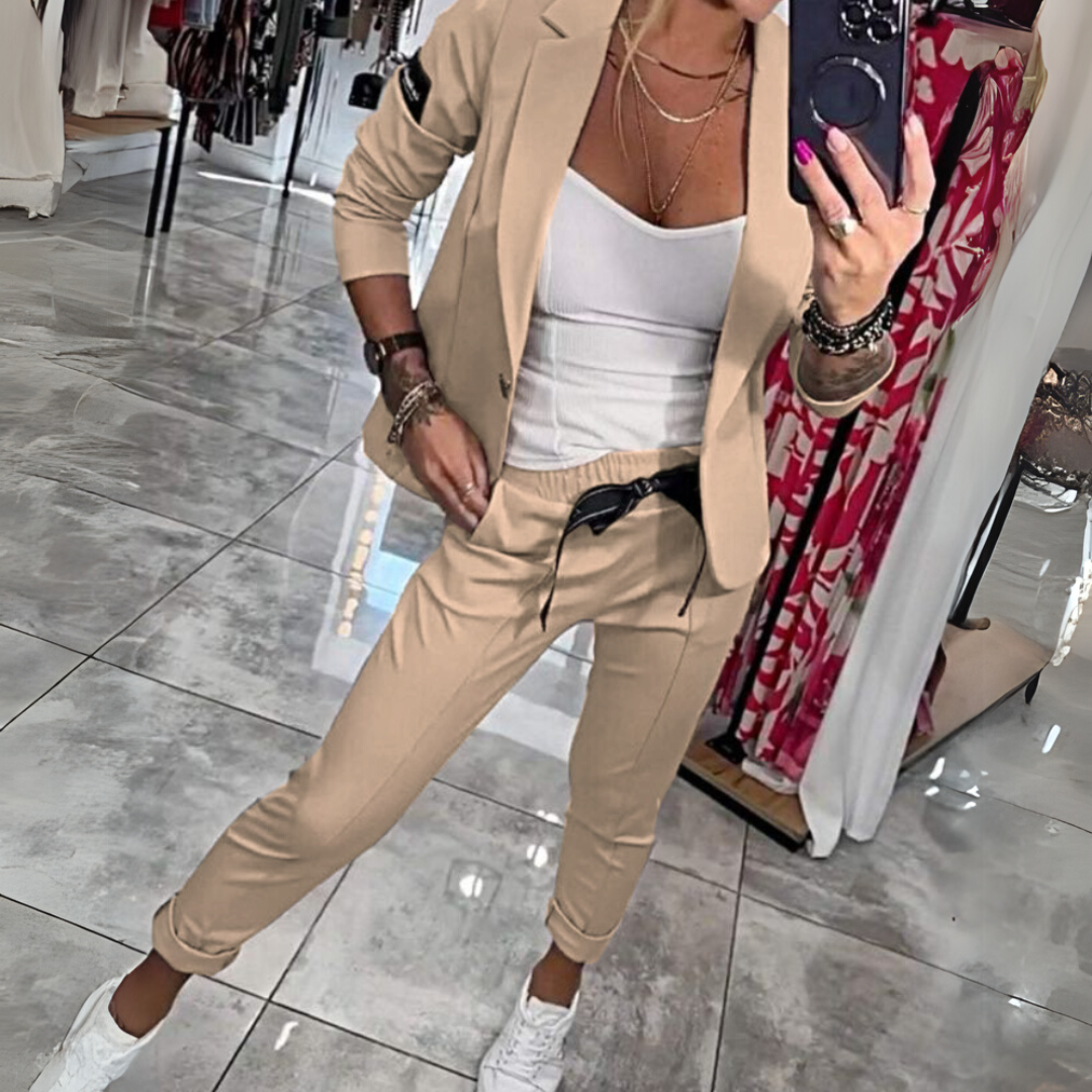 Harper Set – Casual Blazer & Jogger Trousers – Women’s fashion piece