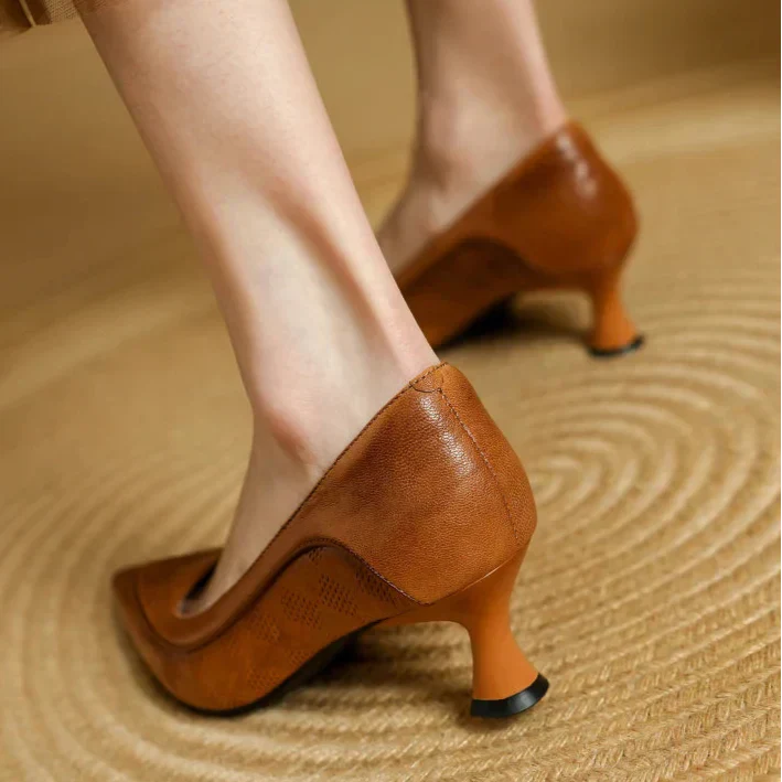 Siona Classic Mid Heel Pump