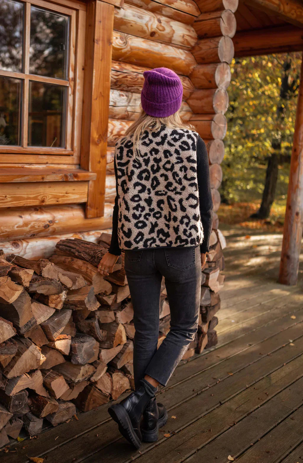 Abby – Leopard Sherpa Vest – Women’s fashion piece