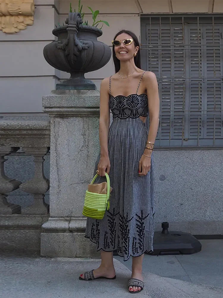 Clara Chic Gingham Dress – Women’s fashion piece
