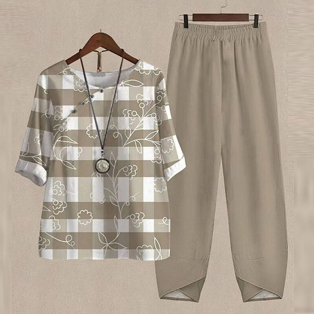 Vivienne – Printed Relaxed Fit Set – Women’s fashion piece