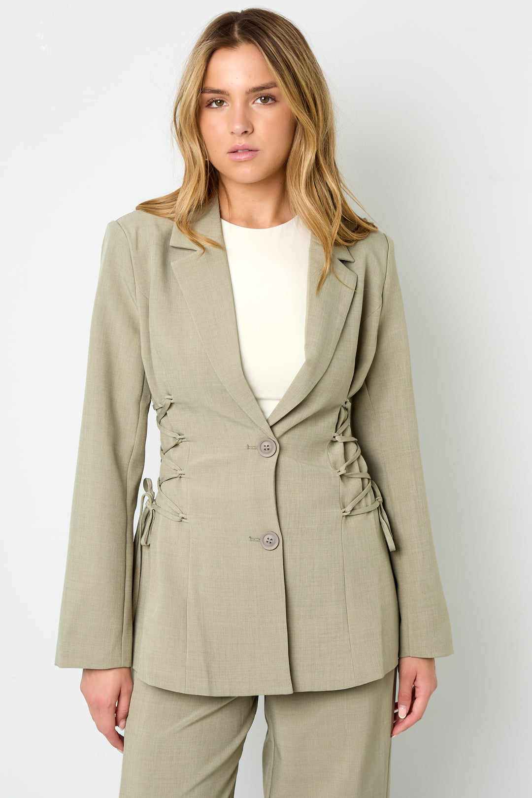 Isla Elegant Chic Suit – Women’s fashion piece